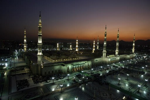 Masjid an-Nabawi di Madinah adalah fokus umat Islam pada musim Haj. Bersama dengan Masjidil Haram di Mekah, ia adalah tempat yang paling suci untuk agama Islam.