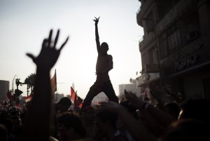 Egyptian protesters chant slogans against Egyptian …