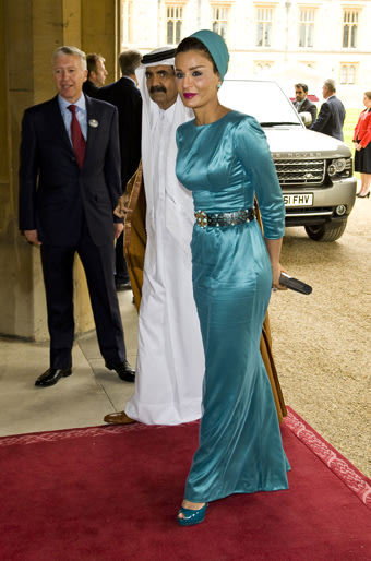 ما رأيك بملابس سيدات دول العالم خلال الإحتفال بالملكة إليزابيت 2sayidatynet-21Mars-jpg_095901