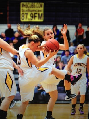 The Monett girls basketball team, which was reportedly victim of a urine prank — BeRecruited