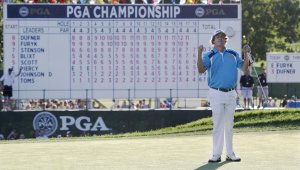 Dufner holds off Furyk at PGA for 1st major title