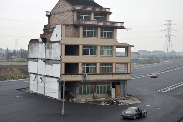 Casa no meio de uma rodovia : China 2211_china_casa_mat1