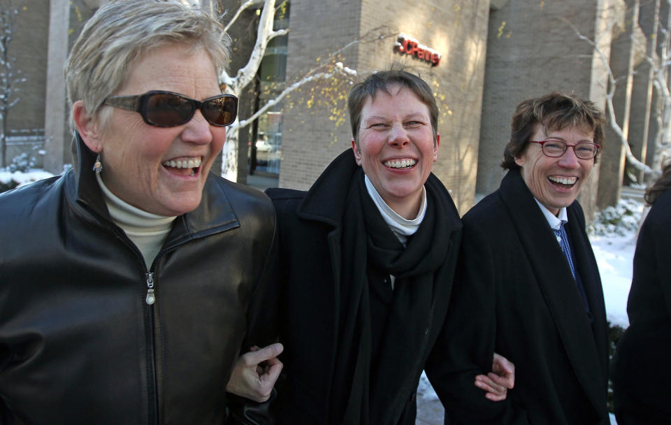 GAY MARRIAGE CATCHES CONSERVATIVE UTAH OFF GUARD - Yahoo News