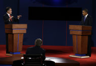 El candidato republicano Mitt Romney y presidente Barack Obama participan en el primer debate de esta campaña por la presidencia en la Universidad de Denver, el miércoles 3 de octubre de 2012, en Denver. (Foto AP/Charlie Neibergall)