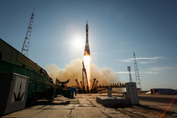  Русско-американская команда астронавтов прибыла на МКС | О чем говорит зарубежье 