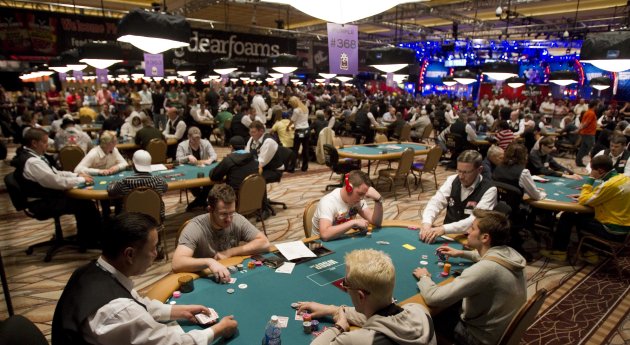 As trend wanes, Vegas casinos fold on poker rooms