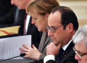 French President Francois Hollande (R) and German Chancellor&nbsp;&hellip;