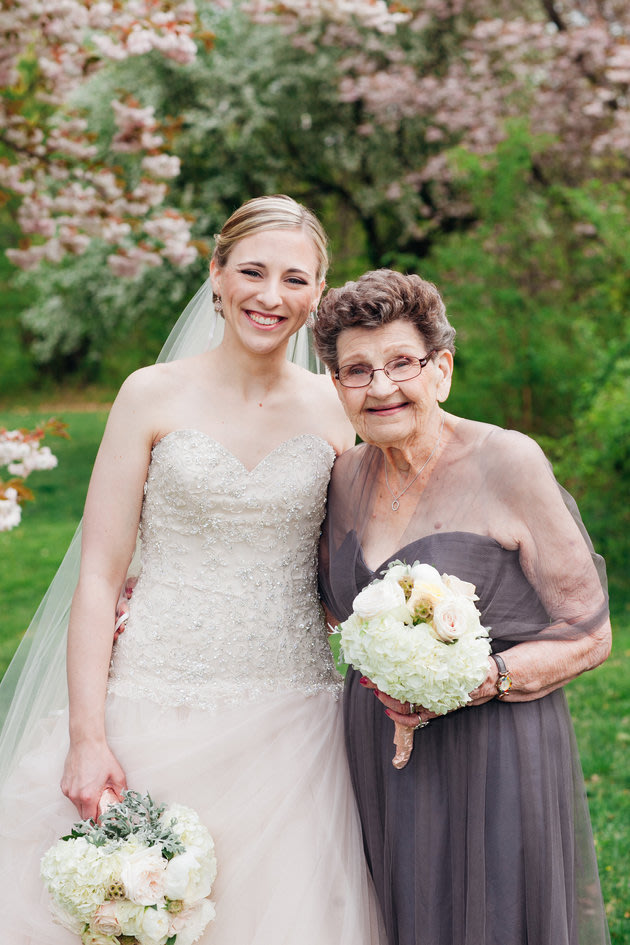 Bride Asks Her 89-Year-Old Grandmother To Be Her Bridesmaid – And She Steals The Show