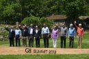Los líderes del G8 posan en la tradicional foto de familia previa a la segunda jornada de reuniones en Camp Davida (Maryland, EEUU)