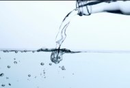 一天之中你會喝多少次水，有些人卻對水退避三舍，認為它沒有味道不好入口，但你知道不喝水，對身體的傷害嗎？喝水真沒這麼簡單！