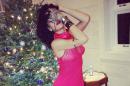 Rihanna très hot pour Noël… Kelly Brook en tenue d’Eve…
