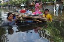 泰國洪水 政治對立影響救災.