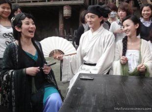 吳君如（左）笑說導演會找她演出，大概是覺得她是個大美女。（記者許\世穎／攝影）