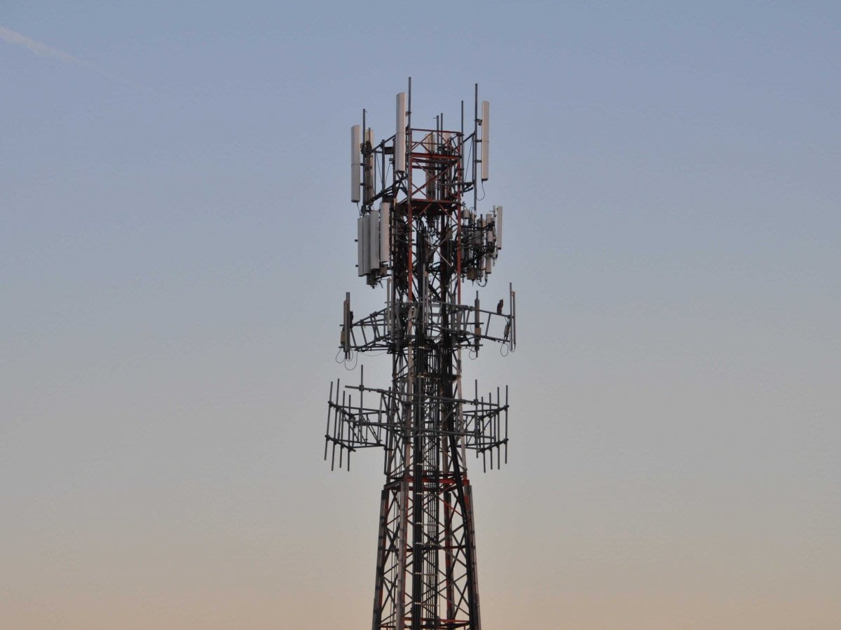 Everything We Know About The Mysterious Fake Cell Towers Across The US That Could Be Tapping Your Phone