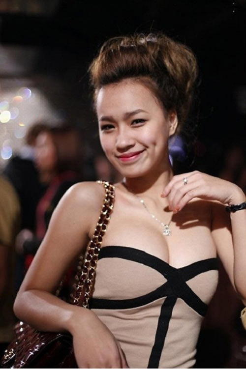 Cô gái nhận ngực mình đẹp nhất Việt Nam