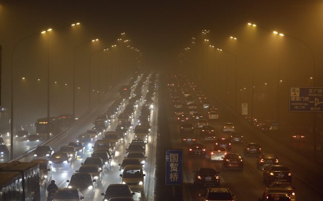 Altos  Conteúdos de poluição na China... 2013-01-12T114113Z_702806099_GM1E91C1IH001_RTRMADP_3_CHINA-POLLUTION