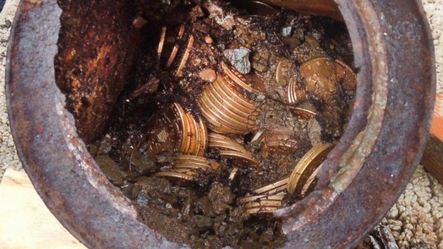 California Couple Finds $10M Buried Treasure in Back Yard (ABC News)