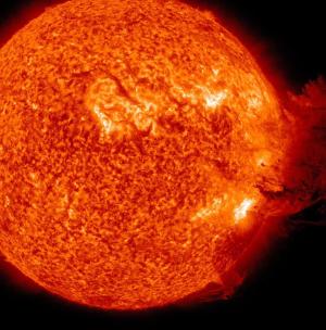 Handout photo released by Nasa Earth Observatory on June 7, 2011 and taken from Nasa&#39;s Solar Dynamics Observatory (SDO) shows the Sun unleashing a solar flare, radiation storm and a coronal mass ejection