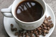 Según la ASIC, la evidencia científica indica que tomar de tres a cuatro tazas de café por día (con un máximo de 100 miligramos de cafeína por taza) es saludable y parte de una dieta balanceada. EFE/Archivo