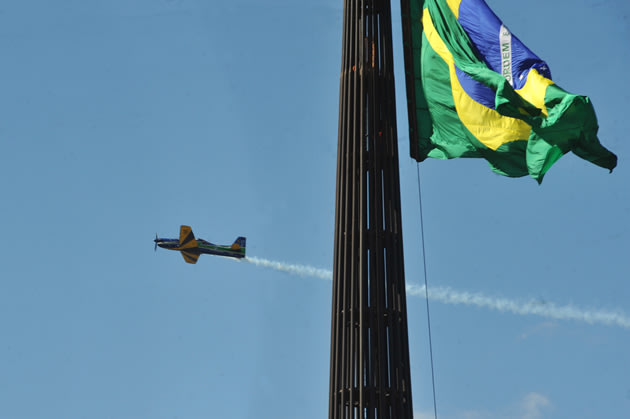 Esquadrilha da Fumaça comemora 60 anos com apresentação em Brasília