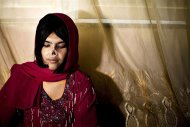 Aisha Bibi fue desfigurada tras intentar escapar de la violencia y el abuso de familiares