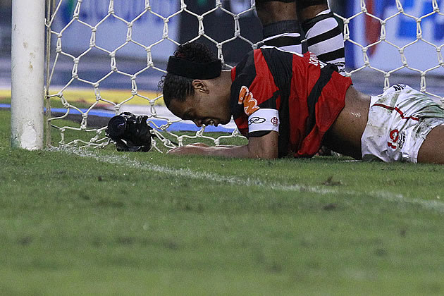 Ronaldinho teve uma passagem apagada pelo Flamengo neste um ano e meio.
