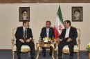 Il presidente egiziano Mohamed Mursi e quello iraniano Mahmoud Ahmadinejad in un summit a Teheran in un'immagine d'archivio