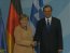Merkel donne espoir à la Grèce, joue l'apaisement avec Samaras