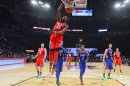 Kevin Durant, del Thunder de Oklahoma City, encesta a favor de la Conferencia Oeste en el Juego de Estrellas de la NBA, el domingo 17 de febrero de 2013. El Oeste ganó 143-138. (Foto AP/Bob Donnan)