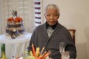 Mandela se siente a gusto y responde al tratamiento por una neumonía