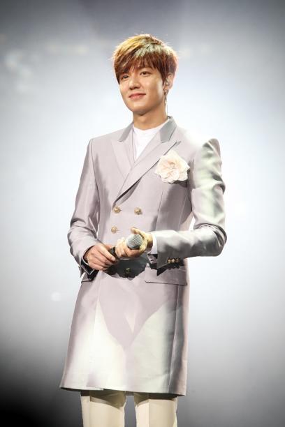Lee Min Ho successfully finishes the encore show of his world tour