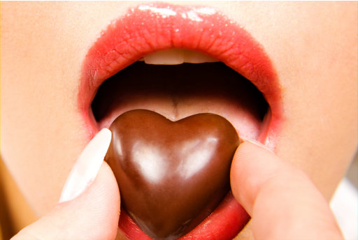 تناول الشوكولاته يزيد الشعور الرومانسي لكلا الجنسين 20130102104845