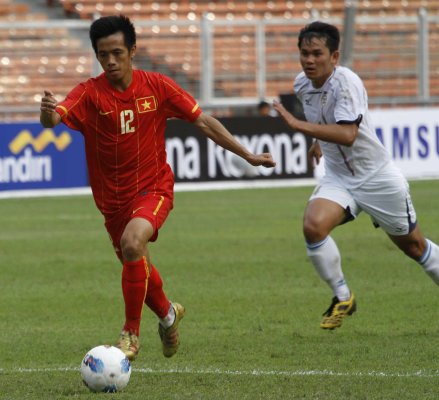 Việt Nam - Philippines 3-1: "Tôi không thể tin nổi vào mắt mình" Nhan-bong-1_235509