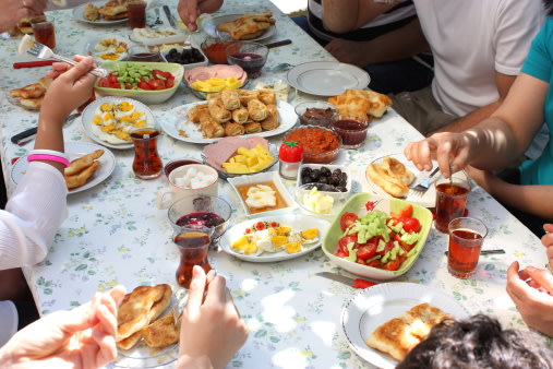 مائدة مختلفة وجديدة من بواقى طعام الإفطار فى رمضان 135180298-jpg_083558