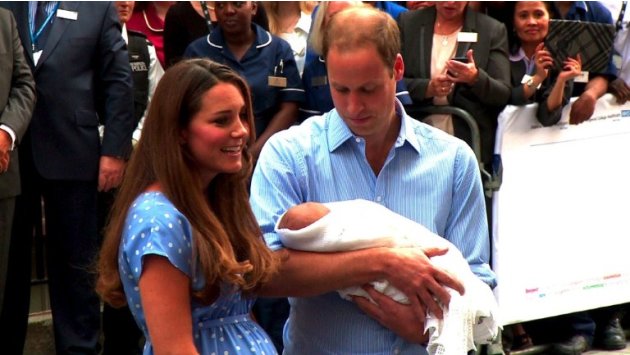 World gets first glimpse of Britain's royal baby