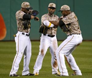 Pirates bust loose, end 5-game slide with 7-2 win over …