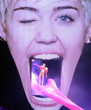 Miley Cyrus Kicks Off Bangerz Tour in Canada: See Her&nbsp;&hellip;