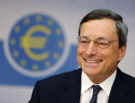 <p>               El presidente del Banco Central Europeo, Mario Draghi, ofrece una rueda de prensa el jueves 6 de septiembre de 2012 en la ciudad alemana de Francfort, donde anunció un nuevo programa de compra de bonos entre las 17 naciones de la eurozona para favorecer un disminución en el costo de sus deudas. (Foto AP/Michael Probst)