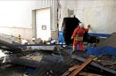 Fotografía facilitada por el Consorcio Provincial de Bomberos de Valencia tras la explosión registrada esta mañana en una planta de Danone en Aldaia (Valencia). EFE