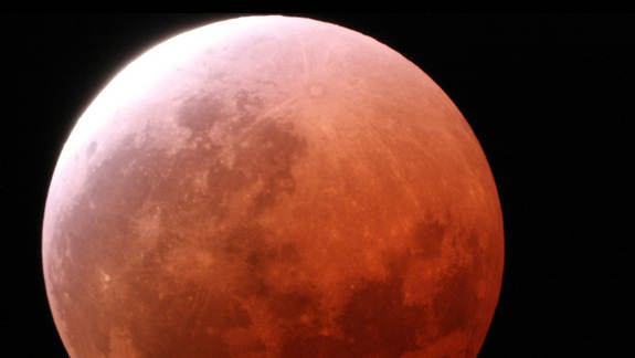 Total Lunar Eclipse On Wednesday Will Be a Rare 'Selenelion'