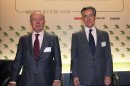 En la imagen, los ex presidentes de Bankia, Rodrigo Rato (i), y Caja Madrid, Miguel Blesa (d). EFE/Archivo