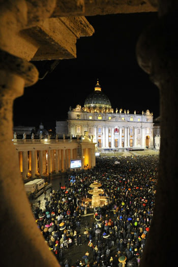 Giáo dân vui sướng vỡ òa khi Vatican có Giáo hoàng mới Giaohoangvatican8-20130313-130531-568
