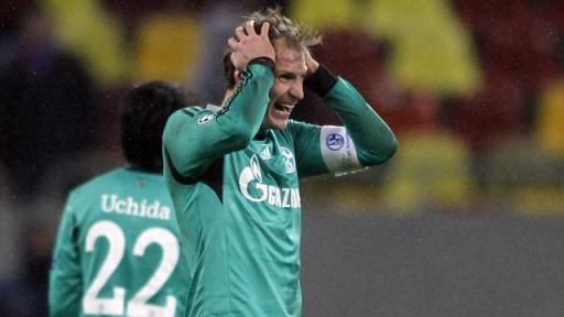 Champions League - Schalke hopes dented by goalless draw in Bucharest