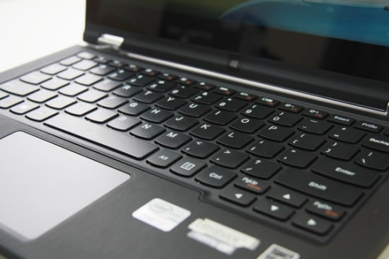 Yoga11S採用全尺寸鍵盤