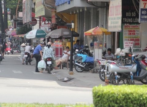 6 ngôi chợ kỳ dị trên đất Sài Gòn - 3