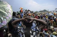 Plusieurs milliers de personnes avaient fui les combats pour se rendre dans un camp de déplacés près de Goma où l'aide humanitaire commençait à arriver, notamment de la nourriture