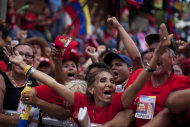 Partidarios de Hugo Chávez aclaman al presidente de Venezuela durante un acto proselitisca en Maracay el 3 de octubre del 2012. El gran interrogante es si las masas que han apoyado al gobernante durante los últimos 14 años le renovarán su confianza en los comicios del domingo. (AP Photo/Rodrigo Abd)