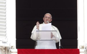 Pope Francis recites the Angelus prayer from his studio …