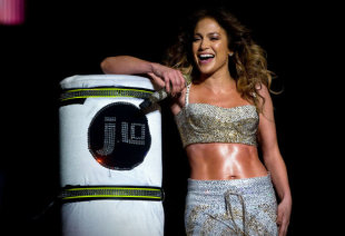 No Baby Bump For Jennifer Lopez! Star Shows Off Rock Hard Abs As Pregnancy Rumours Are Denied