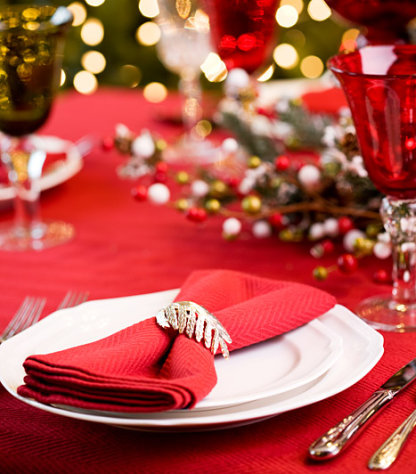 Holiday Essential Tip: Create a Chic Seasonal Tablescape